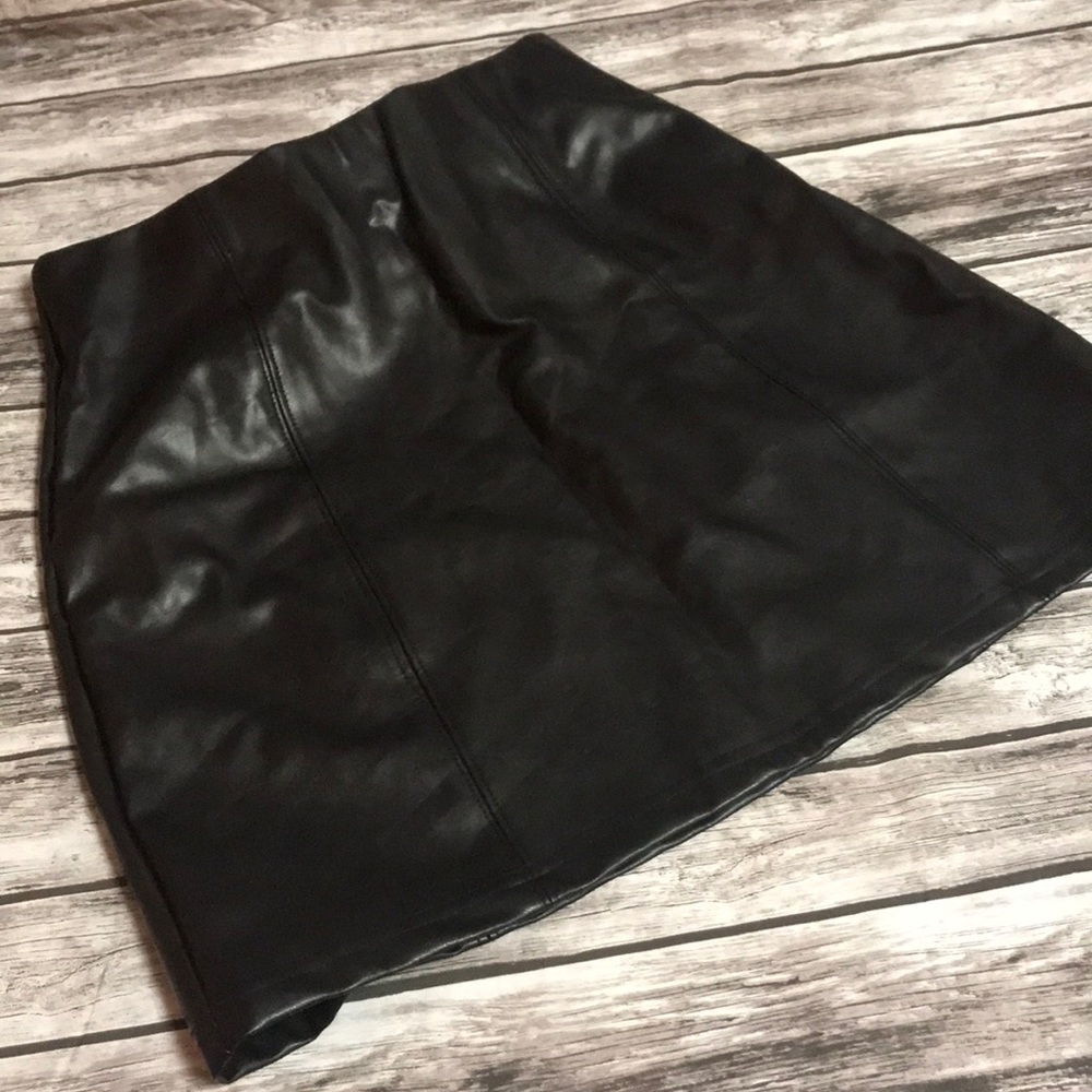 Pleather skirt Xs. RD STYLE